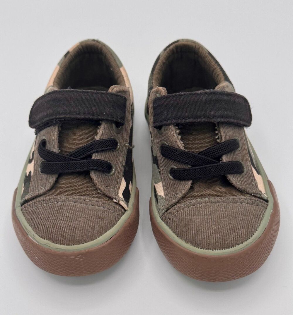 Tucker and Tate Tony Sneaker in Green Camo Print Toddler Size 5, Excellent